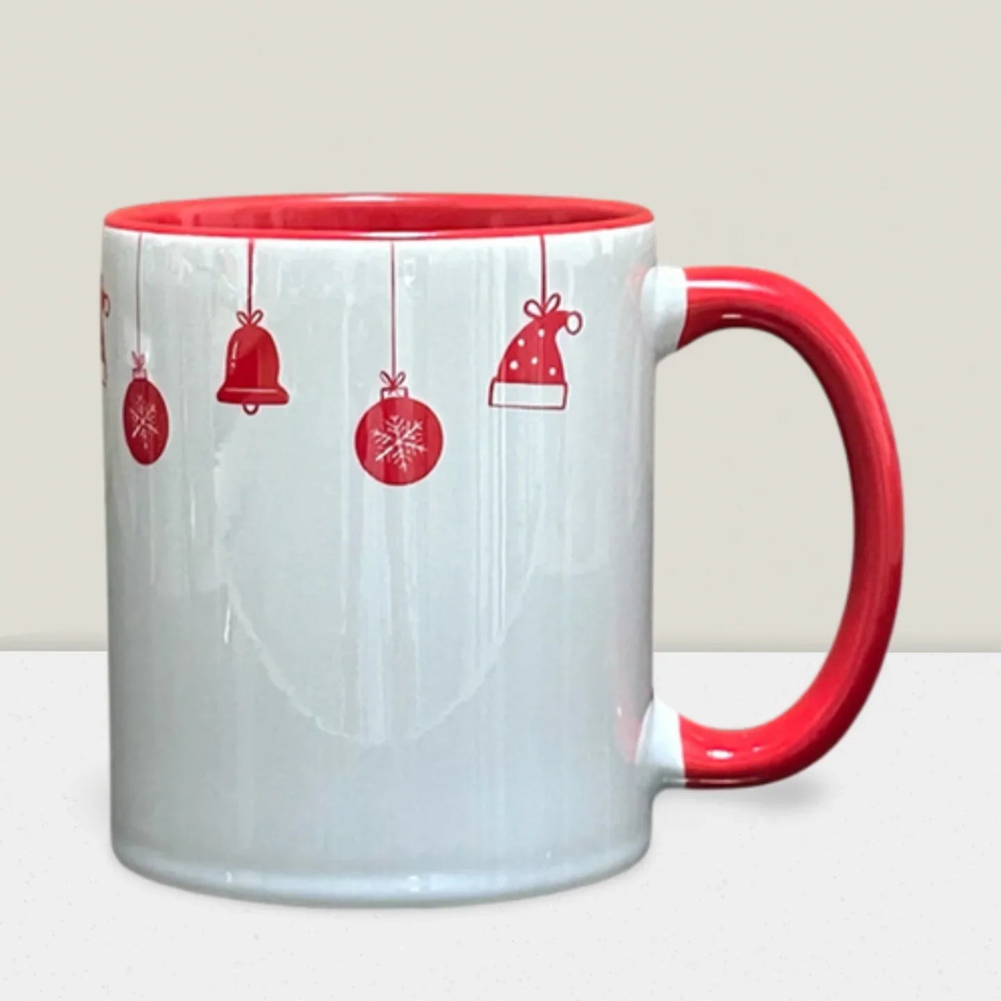 Caneca de Natal Personalizada em Cerâmica – Presente Criativo e Festivo