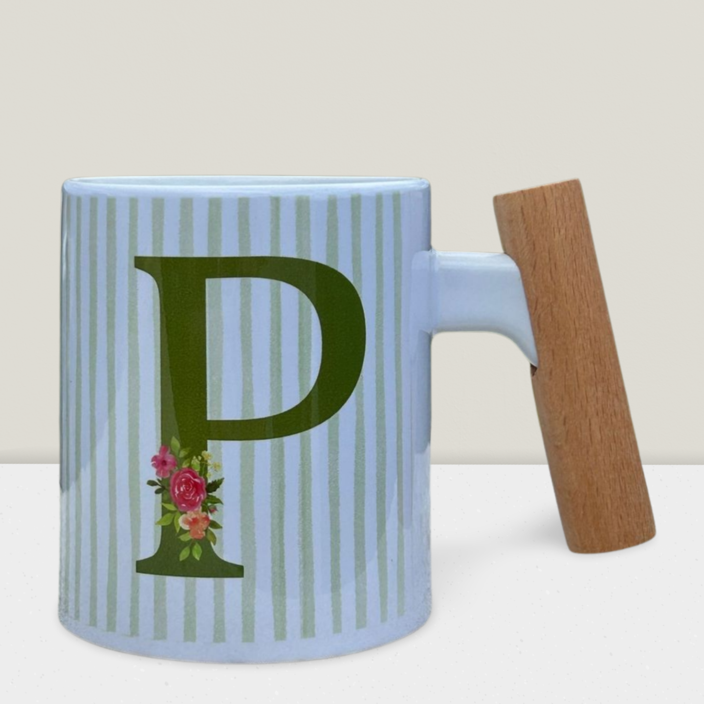 Caneca Inicial com Pega de Madeira