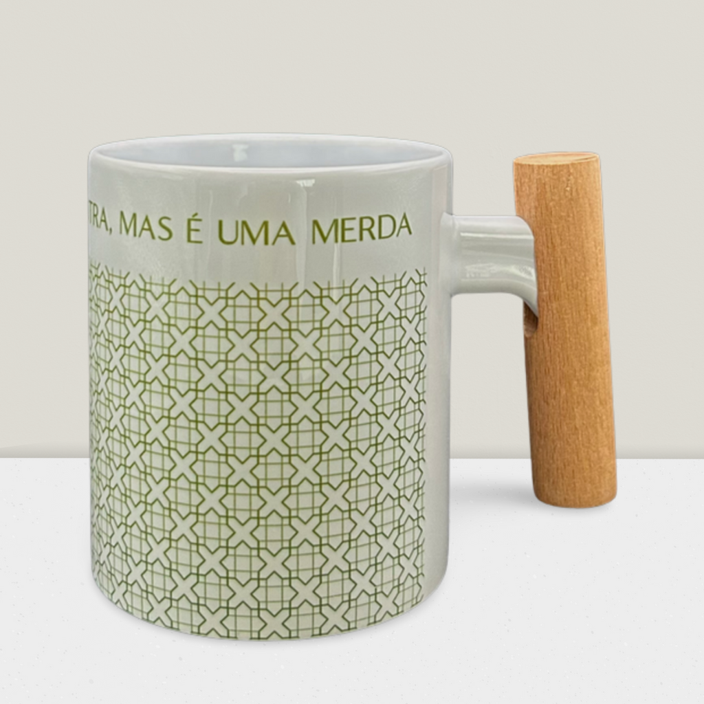 Caneca personalizada pega de madeira "A vida boa é cara"