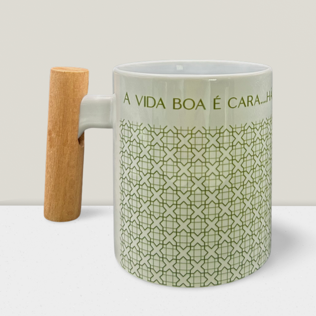Caneca personalizada pega de madeira "A vida boa é cara"